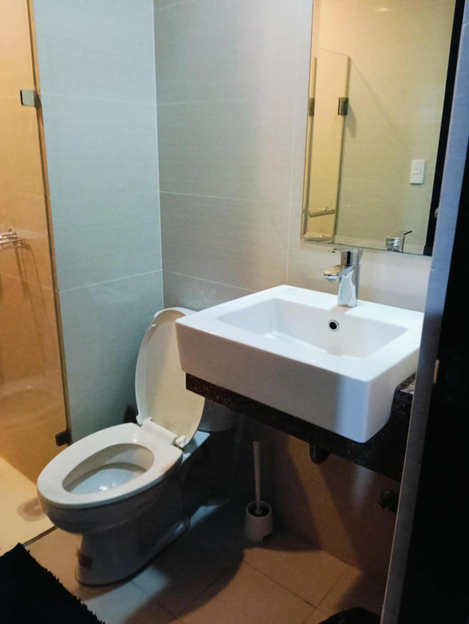 81 Newport Boulevard Cluster 4 - 8F Across Naia Airport, Terminal 3 Pasay Ngoại thất bức ảnh