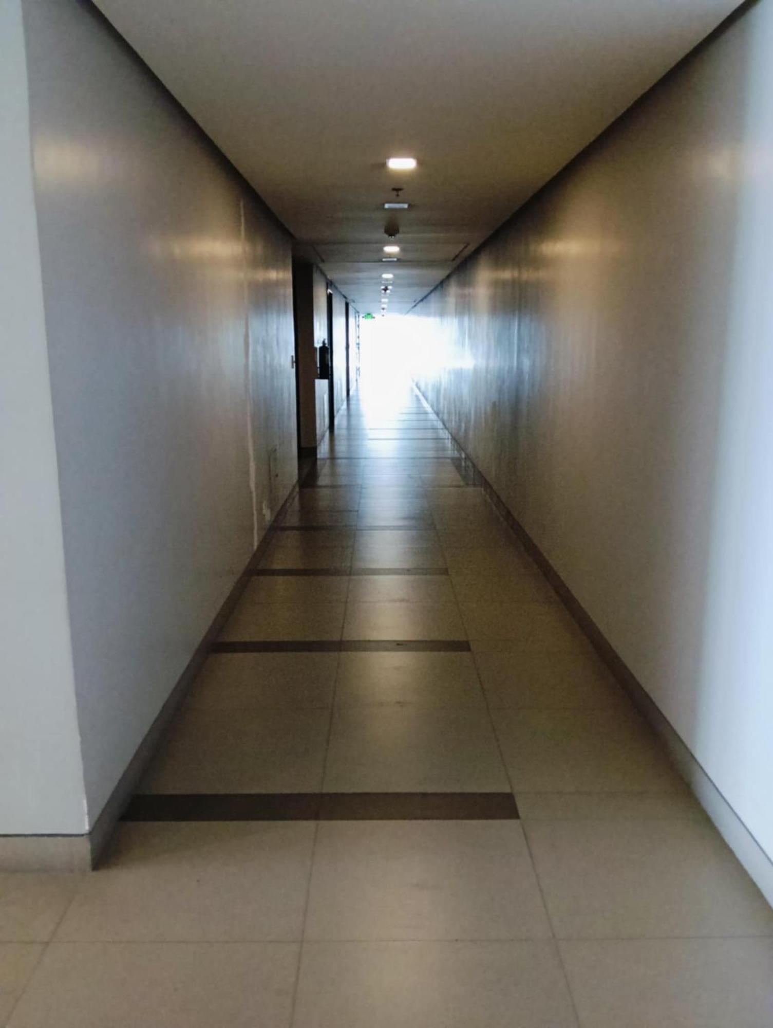81 Newport Boulevard Cluster 4 - 8F Across Naia Airport, Terminal 3 Pasay Ngoại thất bức ảnh